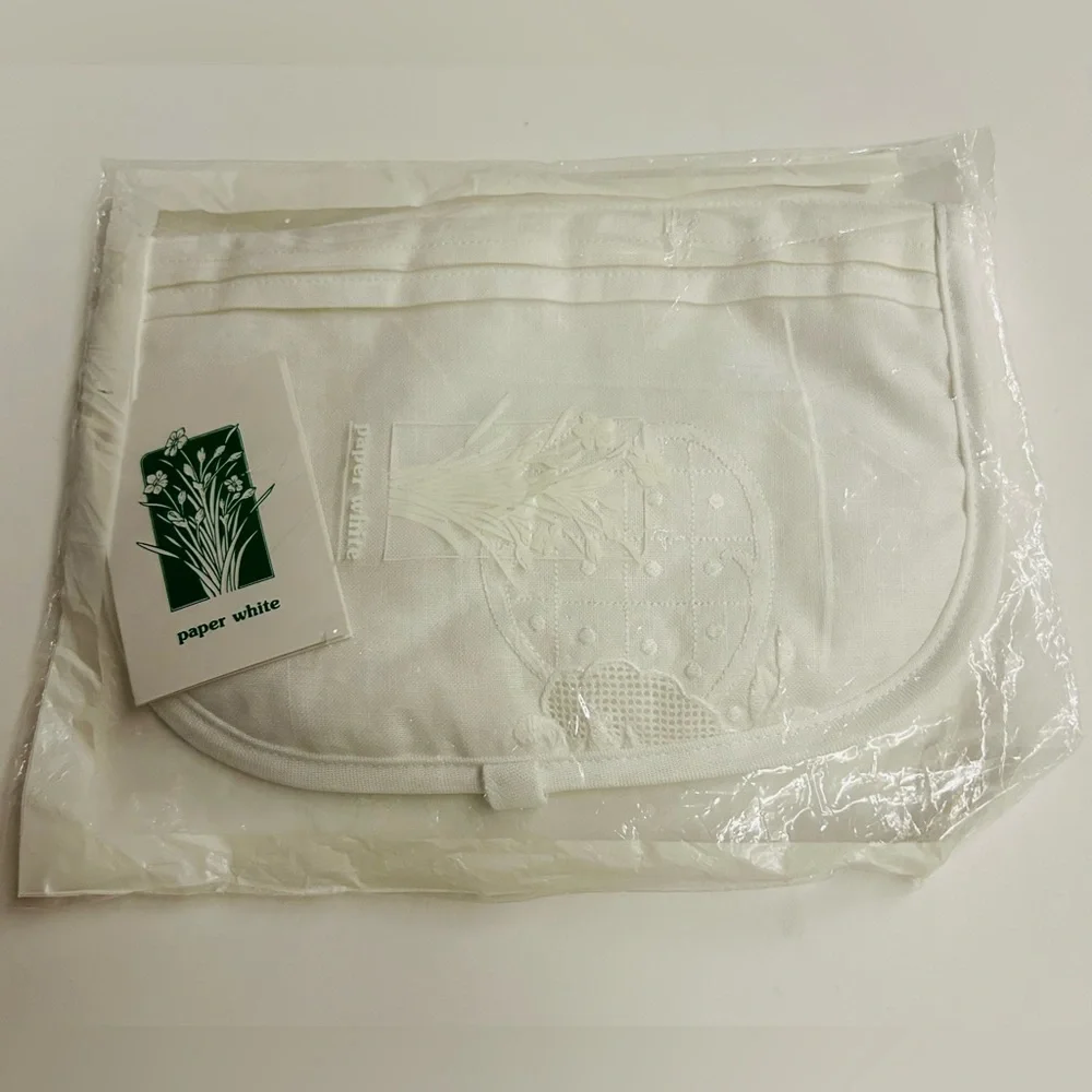 New Paper White Lace Jewelry Case Hand Embroidered 2 Zip Inside Compartment